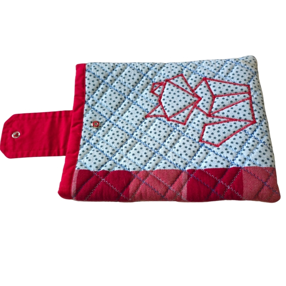 Red and White Quilted Tablet Sleeve - Picture 2 of 7